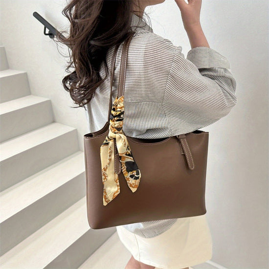Fashionable Vintage-Style Handbag