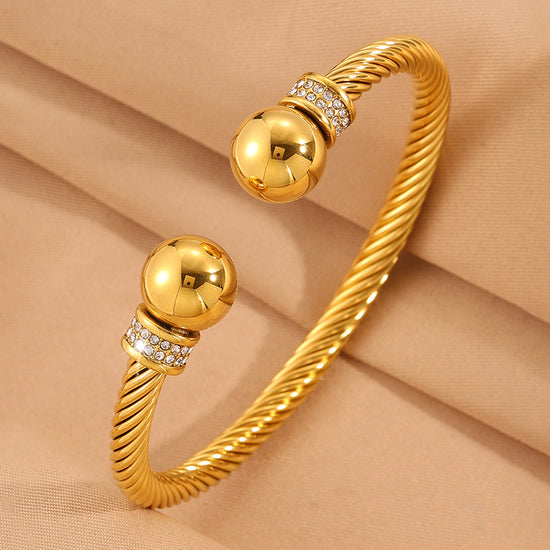 Bracelet Exquisite and Eye-catching Design