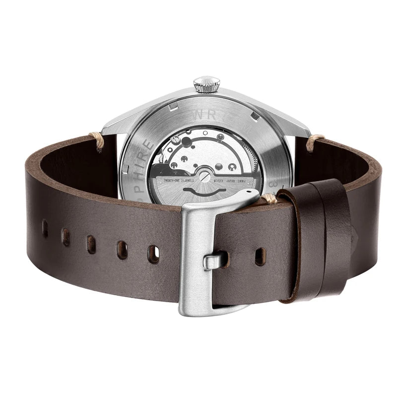 Watch with impressive mechanical